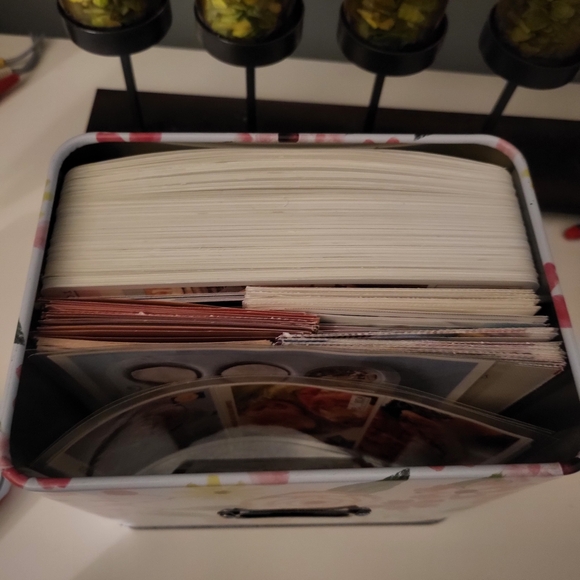 Floral Tin Recipe Box - - Picture 2 of 6